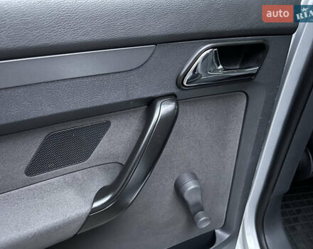 Сірий Фольксваген Туран, об'ємом двигуна 1.6 л та пробігом 307 тис. км за 4900 $, фото 35 на Automoto.ua