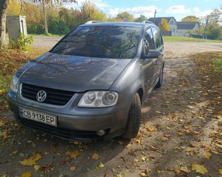 Сірий Фольксваген Туран, об'ємом двигуна 2 л та пробігом 300 тис. км за 4500 $, фото 2 на Automoto.ua