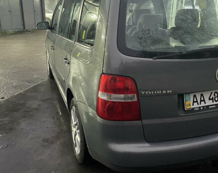 Серый Фольксваген Туран, объемом двигателя 2 л и пробегом 214 тыс. км за 6600 $, фото 6 на Automoto.ua