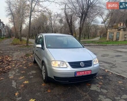 Серый Фольксваген Туран, объемом двигателя 1.6 л и пробегом 230 тыс. км за 5995 $, фото 1 на Automoto.ua