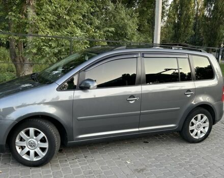 Серый Фольксваген Туран, объемом двигателя 2 л и пробегом 280 тыс. км за 6000 $, фото 21 на Automoto.ua