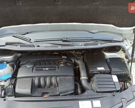 Серый Фольксваген Туран, объемом двигателя 1.6 л и пробегом 260 тыс. км за 5500 $, фото 9 на Automoto.ua