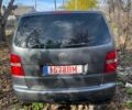 Серый Фольксваген Туран, объемом двигателя 1.9 л и пробегом 300 тыс. км за 1191 $, фото 1 на Automoto.ua