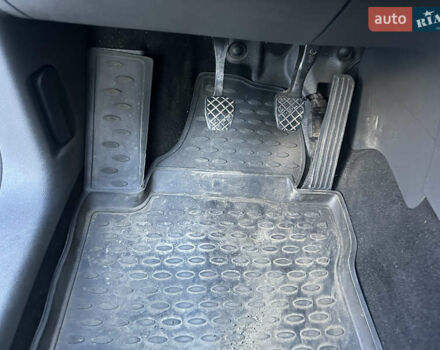 Серый Фольксваген Туран, объемом двигателя 1.6 л и пробегом 211 тыс. км за 6000 $, фото 20 на Automoto.ua