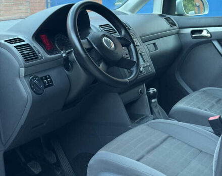 Сірий Фольксваген Туран, об'ємом двигуна 1.6 л та пробігом 219 тис. км за 6699 $, фото 22 на Automoto.ua