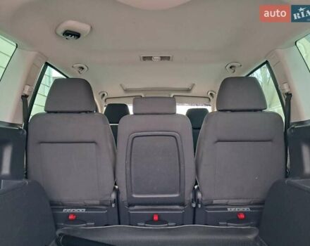 Серый Фольксваген Туран, объемом двигателя 2 л и пробегом 230 тыс. км за 6400 $, фото 55 на Automoto.ua