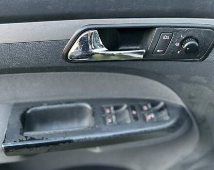 Серый Фольксваген Туран, объемом двигателя 1.9 л и пробегом 233 тыс. км за 6300 $, фото 17 на Automoto.ua