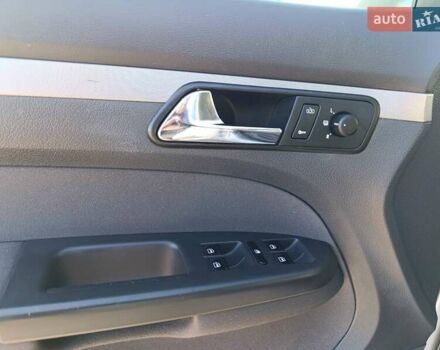 Серый Фольксваген Туран, объемом двигателя 1.6 л и пробегом 243 тыс. км за 5999 $, фото 12 на Automoto.ua