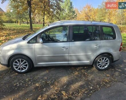 Серый Фольксваген Туран, объемом двигателя 2 л и пробегом 370 тыс. км за 6200 $, фото 6 на Automoto.ua