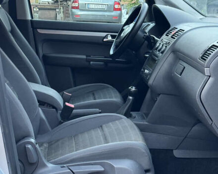 Серый Фольксваген Туран, объемом двигателя 1.6 л и пробегом 219 тыс. км за 6599 $, фото 24 на Automoto.ua