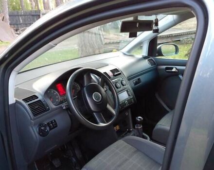 Серый Фольксваген Туран, объемом двигателя 1.6 л и пробегом 257 тыс. км за 5500 $, фото 7 на Automoto.ua