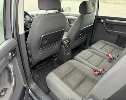 Серый Фольксваген Туран, объемом двигателя 2 л и пробегом 370 тыс. км за 2550 $, фото 7 на Automoto.ua