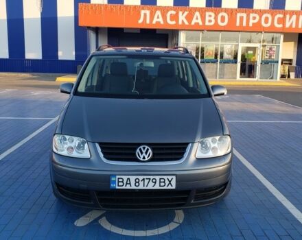 Серый Фольксваген Туран, объемом двигателя 1.9 л и пробегом 240 тыс. км за 6750 $, фото 3 на Automoto.ua
