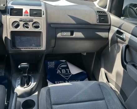 Сірий Фольксваген Туран, об'ємом двигуна 2 л та пробігом 215 тис. км за 7600 $, фото 5 на Automoto.ua