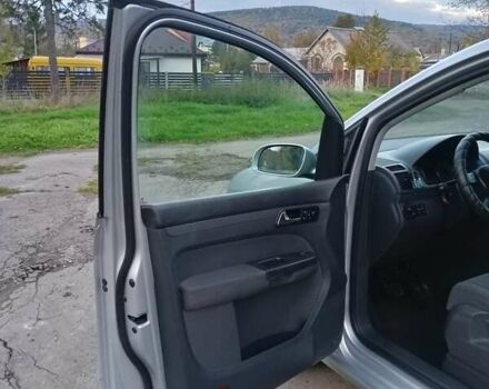 Серый Фольксваген Туран, объемом двигателя 1.6 л и пробегом 242 тыс. км за 5300 $, фото 11 на Automoto.ua