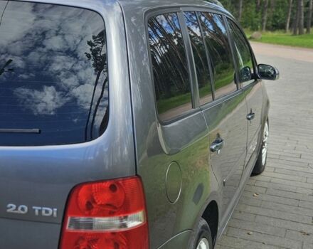 Серый Фольксваген Туран, объемом двигателя 2 л и пробегом 367 тыс. км за 2657 $, фото 12 на Automoto.ua