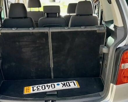 Сірий Фольксваген Туран, об'ємом двигуна 1.6 л та пробігом 190 тис. км за 5900 $, фото 19 на Automoto.ua