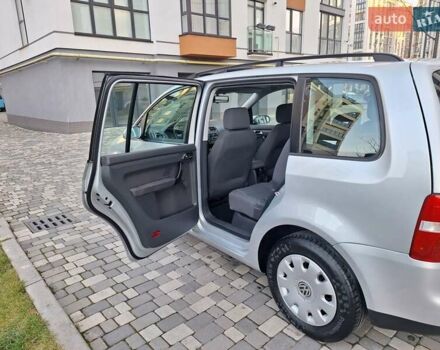 Серый Фольксваген Туран, объемом двигателя 1.6 л и пробегом 214 тыс. км за 6299 $, фото 30 на Automoto.ua