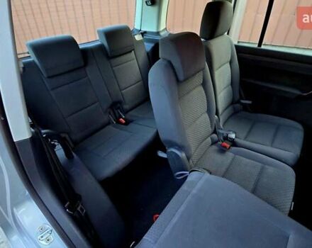 Серый Фольксваген Туран, объемом двигателя 1.6 л и пробегом 270 тыс. км за 6499 $, фото 45 на Automoto.ua