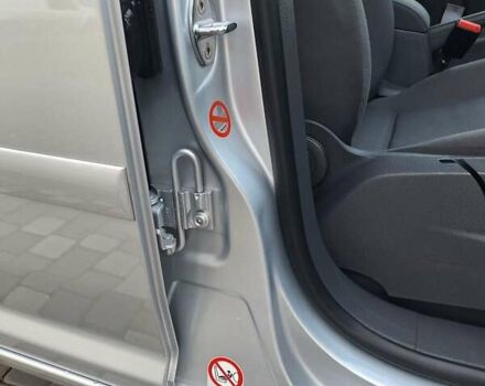 Серый Фольксваген Туран, объемом двигателя 1.6 л и пробегом 214 тыс. км за 6299 $, фото 32 на Automoto.ua