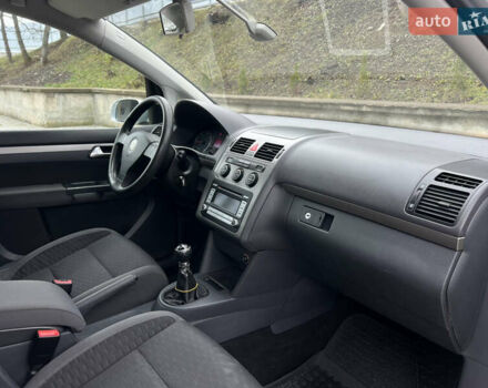 Серый Фольксваген Туран, объемом двигателя 1.9 л и пробегом 284 тыс. км за 6500 $, фото 23 на Automoto.ua