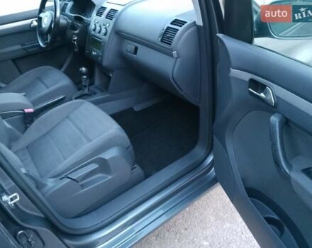 Серый Фольксваген Туран, объемом двигателя 1.6 л и пробегом 215 тыс. км за 5900 $, фото 35 на Automoto.ua