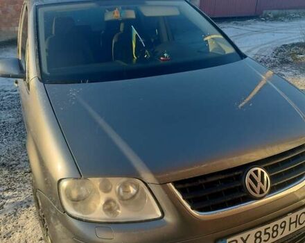 Сірий Фольксваген Туран, об'ємом двигуна 1.6 л та пробігом 290 тис. км за 4900 $, фото 8 на Automoto.ua