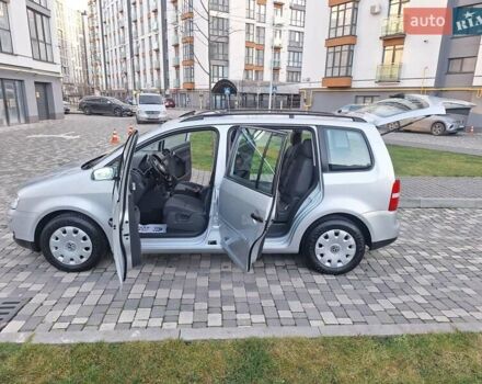 Серый Фольксваген Туран, объемом двигателя 1.6 л и пробегом 214 тыс. км за 6299 $, фото 18 на Automoto.ua