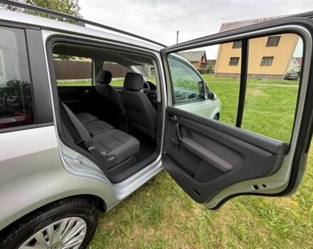 Серый Фольксваген Туран, объемом двигателя 1.6 л и пробегом 222 тыс. км за 5899 $, фото 6 на Automoto.ua