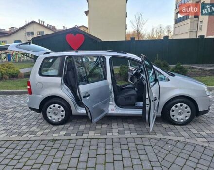 Серый Фольксваген Туран, объемом двигателя 1.6 л и пробегом 214 тыс. км за 6299 $, фото 19 на Automoto.ua