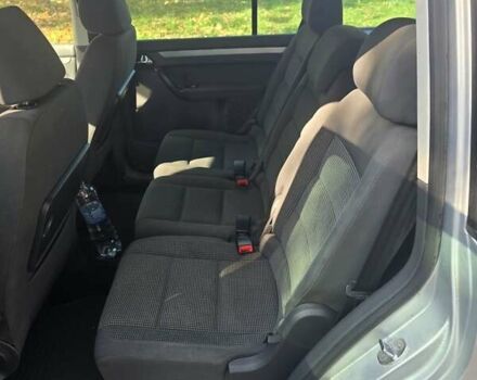 Серый Фольксваген Туран, объемом двигателя 2 л и пробегом 370 тыс. км за 6200 $, фото 3 на Automoto.ua