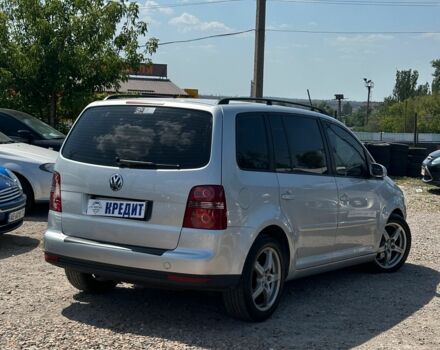 Сірий Фольксваген Туран, об'ємом двигуна 2 л та пробігом 215 тис. км за 7600 $, фото 2 на Automoto.ua