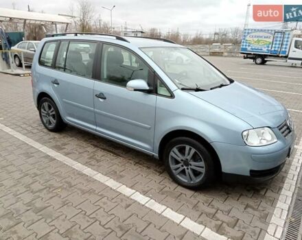 Серый Фольксваген Туран, объемом двигателя 1.6 л и пробегом 250 тыс. км за 6600 $, фото 6 на Automoto.ua