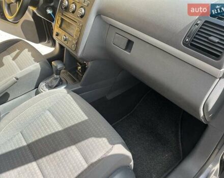 Серый Фольксваген Туран, объемом двигателя 1.6 л и пробегом 186 тыс. км за 6900 $, фото 14 на Automoto.ua