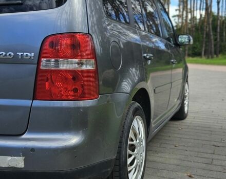 Серый Фольксваген Туран, объемом двигателя 2 л и пробегом 367 тыс. км за 2657 $, фото 11 на Automoto.ua