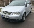 Сірий Фольксваген Туран, об'ємом двигуна 2 л та пробігом 262 тис. км за 3700 $, фото 1 на Automoto.ua