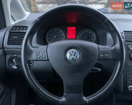 Серый Фольксваген Туран, объемом двигателя 2 л и пробегом 202 тыс. км за 5800 $, фото 6 на Automoto.ua