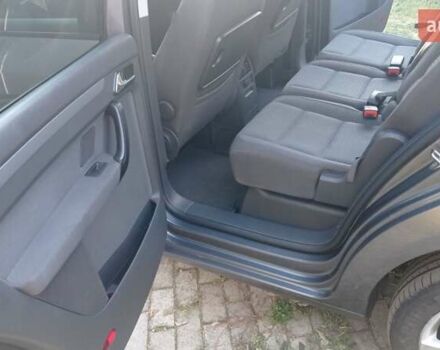 Серый Фольксваген Туран, объемом двигателя 1.9 л и пробегом 281 тыс. км за 6500 $, фото 11 на Automoto.ua