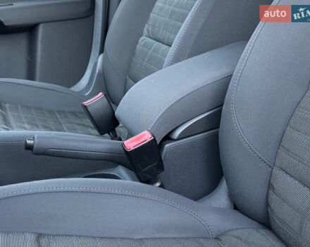 Серый Фольксваген Туран, объемом двигателя 1.6 л и пробегом 219 тыс. км за 6599 $, фото 30 на Automoto.ua