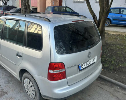 Серый Фольксваген Туран, объемом двигателя 1.6 л и пробегом 211 тыс. км за 6000 $, фото 2 на Automoto.ua