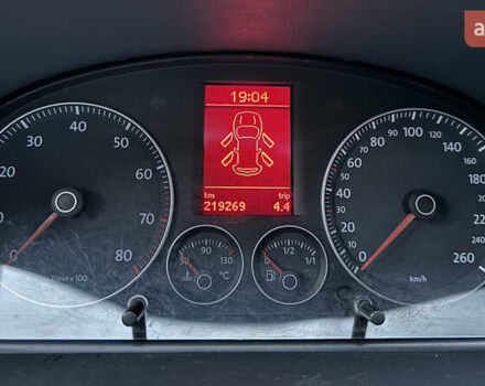 Сірий Фольксваген Туран, об'ємом двигуна 1.6 л та пробігом 219 тис. км за 6699 $, фото 34 на Automoto.ua