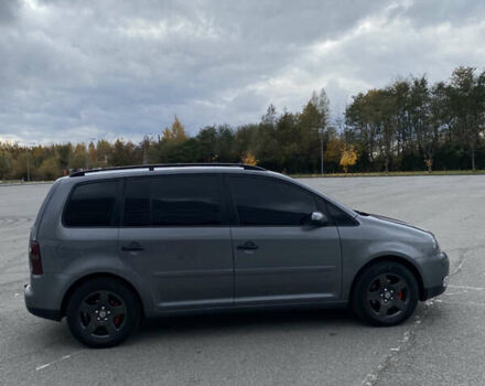 Серый Фольксваген Туран, объемом двигателя 1.6 л и пробегом 240 тыс. км за 7000 $, фото 7 на Automoto.ua