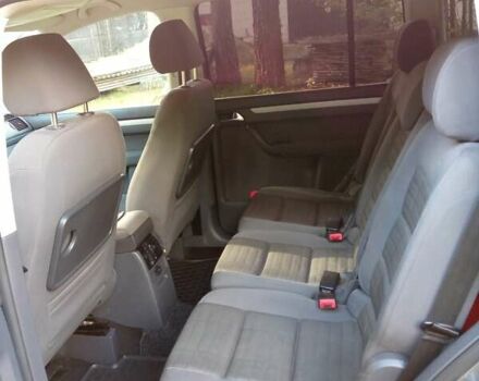 Серый Фольксваген Туран, объемом двигателя 1.6 л и пробегом 257 тыс. км за 5500 $, фото 6 на Automoto.ua