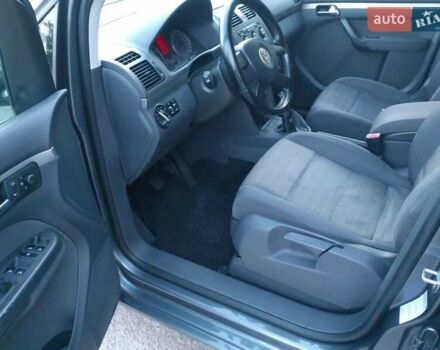 Серый Фольксваген Туран, объемом двигателя 1.6 л и пробегом 215 тыс. км за 5900 $, фото 30 на Automoto.ua