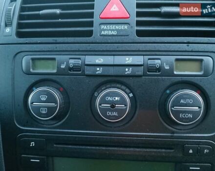 Серый Фольксваген Туран, объемом двигателя 1.6 л и пробегом 215 тыс. км за 5900 $, фото 39 на Automoto.ua