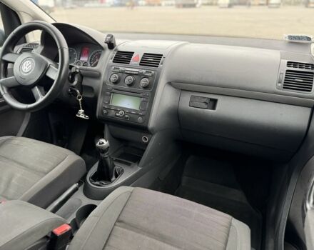 Серый Фольксваген Туран, объемом двигателя 2 л и пробегом 370 тыс. км за 2550 $, фото 8 на Automoto.ua