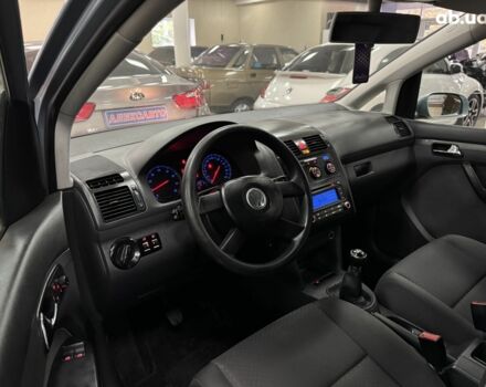 Серый Фольксваген Туран, объемом двигателя 0 л и пробегом 213 тыс. км за 6600 $, фото 9 на Automoto.ua