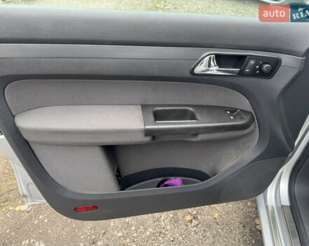 Сірий Фольксваген Туран, об'ємом двигуна 1.6 л та пробігом 221 тис. км за 6499 $, фото 12 на Automoto.ua