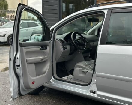 Сірий Фольксваген Туран, об'ємом двигуна 1.6 л та пробігом 267 тис. км за 6500 $, фото 10 на Automoto.ua