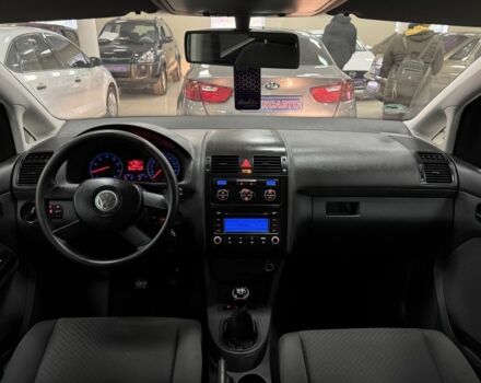 Фольксваген Туран 2006 в Кропивницком (Кировограде) на Automoto.ua Серый Фольксваген Туран, объемом двигателя 1.6 л и пробегом 213 тыс. км за 6600 $, фото 11 на Automoto.ua